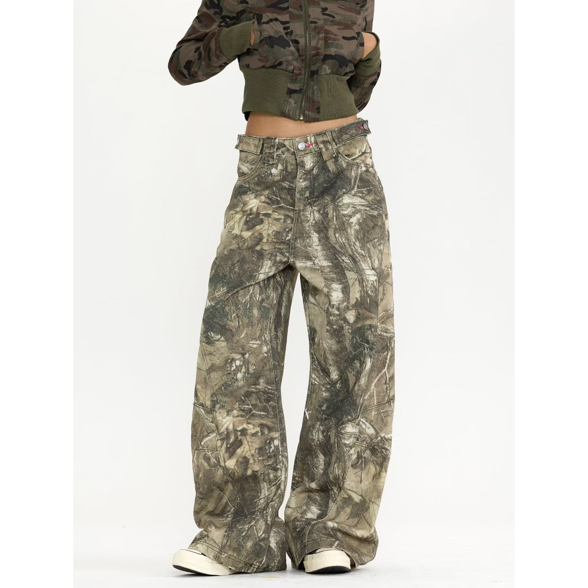 Vrouwen - Baggy camo jeans